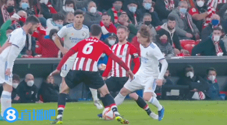 NBA常规赛战报：快船客场险胜雷霆