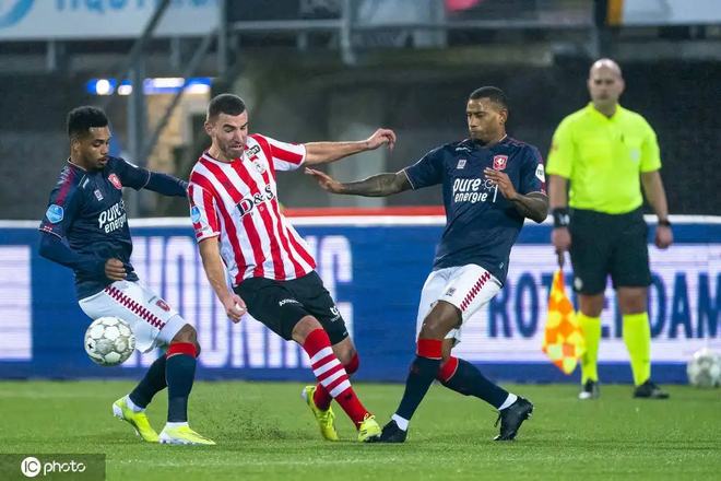 造了巨大的 造了巨大的